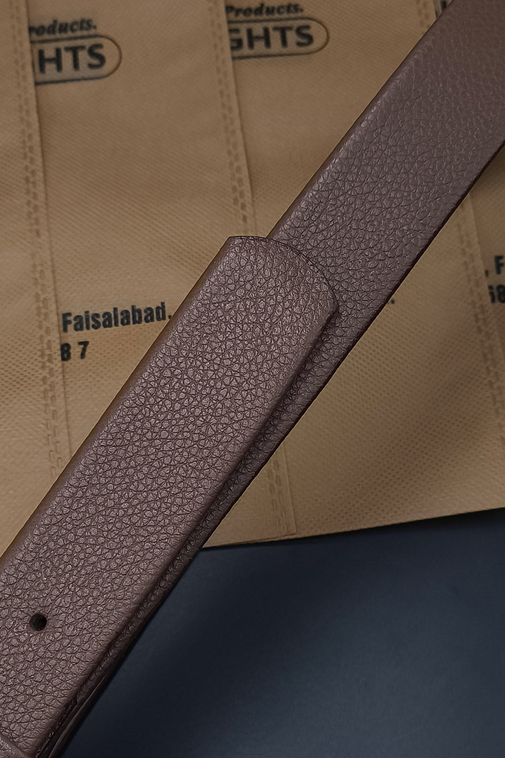 B35- TRIFOLD LIGHT BROWN