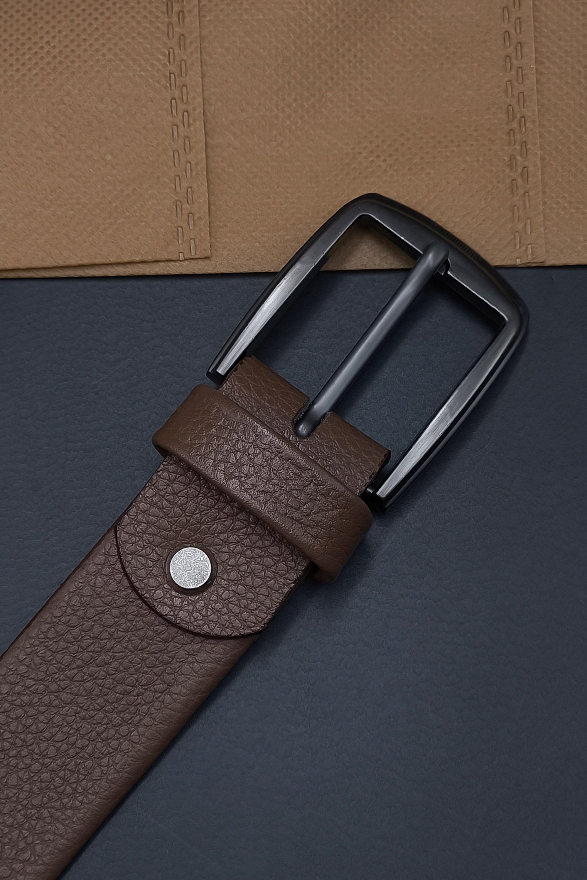 B35- TRIFOLD LIGHT BROWN